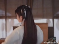 初见她是不懂礼数的李薇 再见已是举止端庄的少主夫人李氏