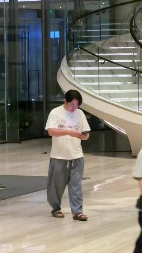 王祖蓝时隔8年回归奔跑吧 参加大湾区篇首轮录制