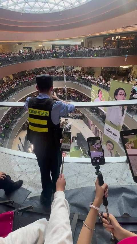 迪丽热巴无锡万象城线下活动,这人气有点炸!