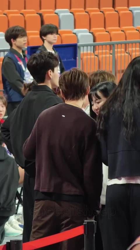 杨力维杨舒予张茹互动撒娇吃醋