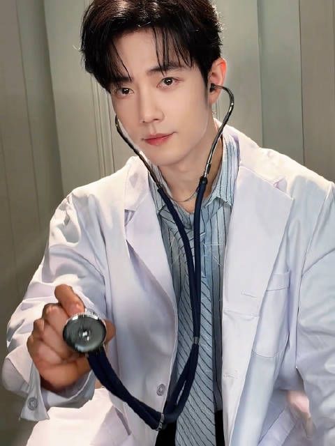 肖战刘铮亮小城良方变装视频 全东北最有腔调的医生