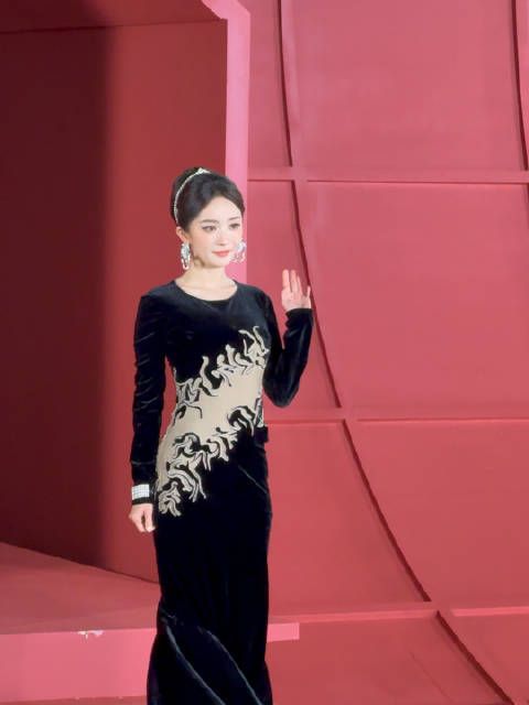 杨幂红毯生视频,完全是女王
