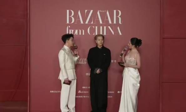 王嘉尔采访回应穿搭夸赞称太商业不介绍了