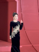 杨幂红毯生视频，完全是女王