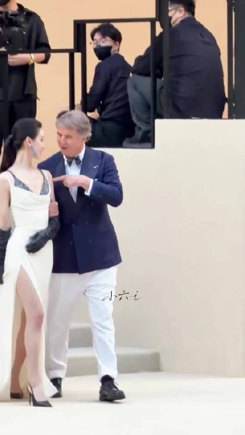 陈都灵白裙高马尾气场全开 女神降临!陈都灵真的好落落大方!