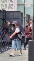 辛芷蕾活动造型简约气场足，新作品引期待
