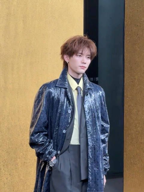 周翊然VOGUE盛典大片释出,复古公路电影感拉满
