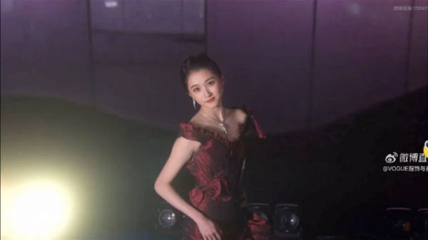 好大明星哦关晓彤这里