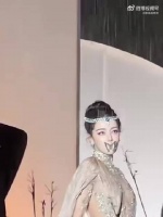 这一幕美惨了！迪丽热巴 红毯的神！