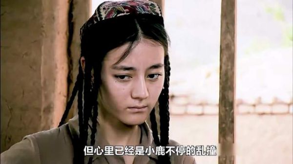 阿娜尔罕月下含泪诉爱意,库尔班劝她另嫁他人