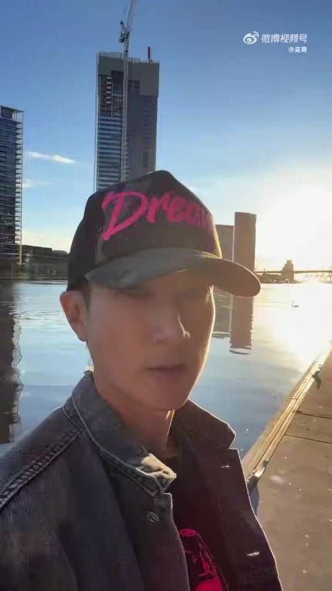 吴尊女儿neinei武术练得有模有样
