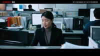 家用摄像头细思极恐片段 保姆持刀叩击女儿对空笑
