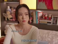 三代的蜗居在五十平的小房子里，小两口睡觉还是上下床，太压抑了
