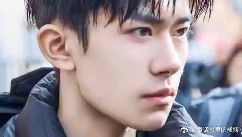 你没见过的易烊千玺,可爱的~腼腆的~超A的~怎么样都是你的菜