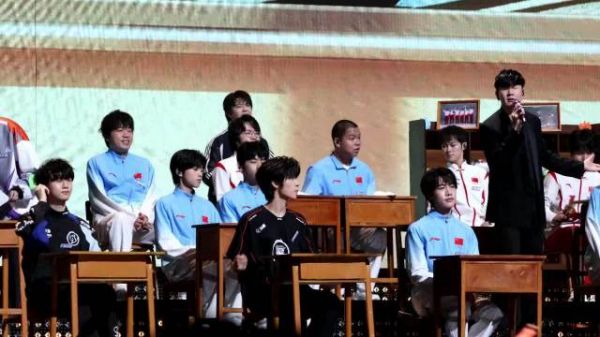 该说不说 幸好只给林俊杰一个人发了麦克风! 没给任何给其他任何一个人!