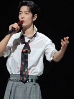 双向奔赴的爱 25号的演唱会肖战讲了八秒红海 肖战什么都知道也记在心里！
