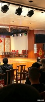 相声演员杨议在“杨光相声社”破口大骂观众的事情引发了网友的热议