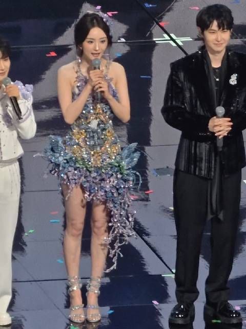 岁月从不败美人啊，感觉40岁的杨幂，完全还可以演青春偶像剧