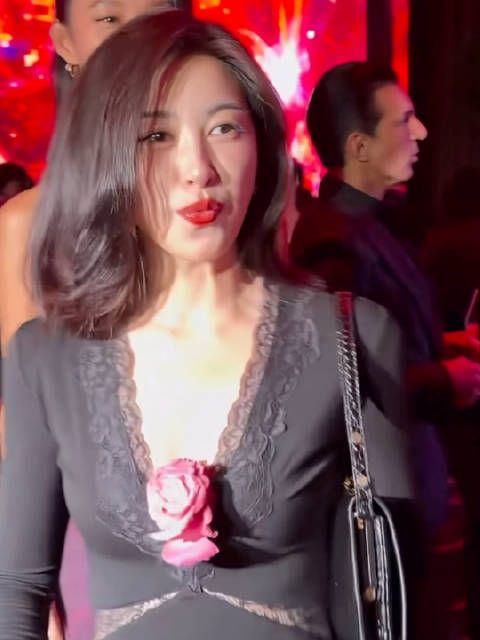 还是朱珠会玩儿!内娱成熟少妇之美谁懂啊!