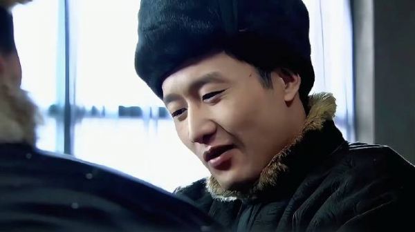 开业受辱,朱开山隐忍不发