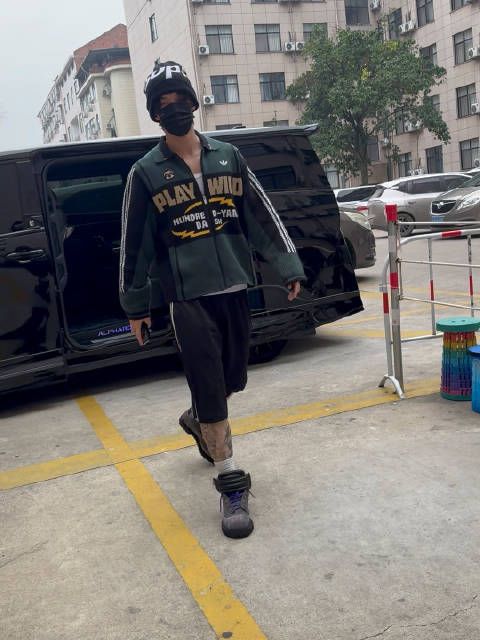 10.27潮男哥哥上班