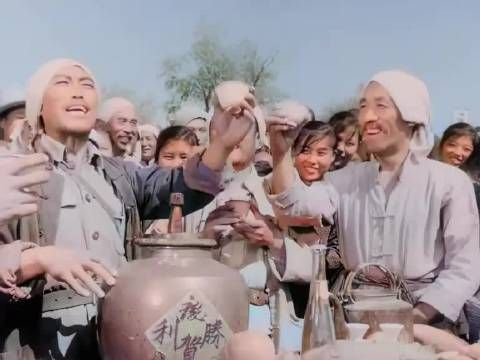 小兵张嘎立大功认错交枪,区队长郑重配枪奖励