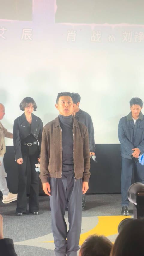 王彦霖这个世界上没有你在乎的人了吗!给我们肖战都笑弯了腰了哈哈哈哈