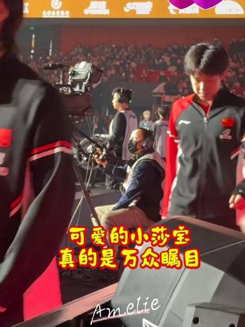沉浸超静超长版入场 近听转鞋带旋钮声