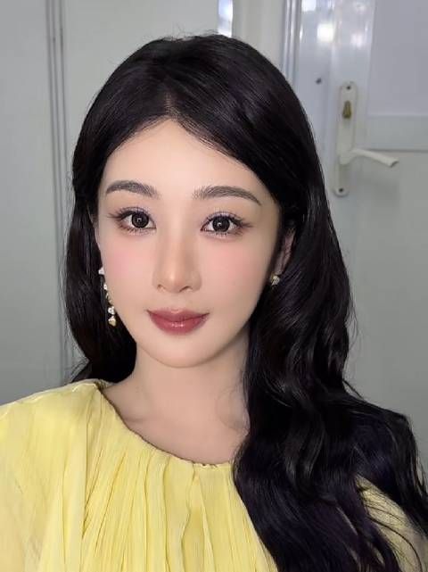 哇还有vogue杨紫的怼脸视频看 好美