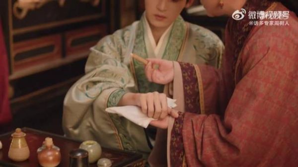 魏娆周芙四皇子不和是演的，魏娆叹气白眼像真的一样