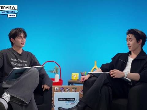 两口子听对方唱歌就这个表情