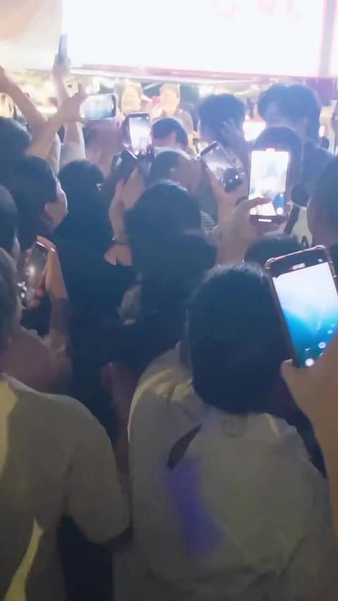 谁呀？代入明星体感好窒息啊！“我好想逃，却逃不掉”