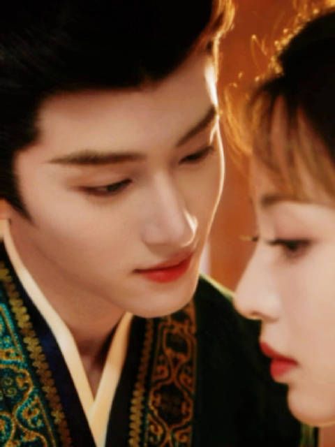 这镜头两个人都美成什么样了! 演员好看导演有时候上班也开心吧……笑死