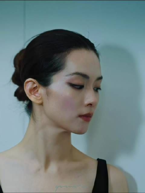 悬疑|杀手宇,请开门 门外是一场心甘情愿的陷落, 不用防备,早就等你很久了