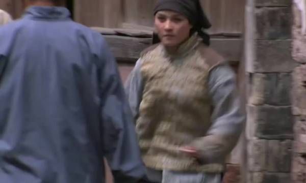 厉娜跑步姿势像章若楠，接私活传闻指向该剧