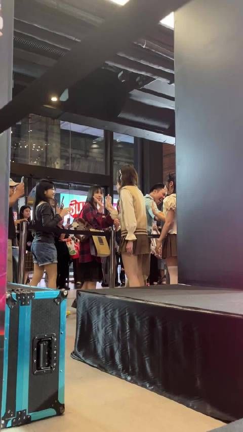hyq地偶妹请欣赏泰国地偶拍手会